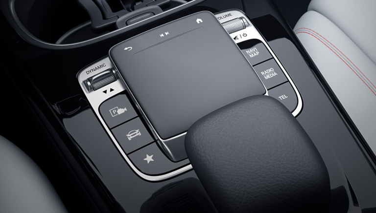 Panel Táctil hatchback clase A Mercedes Benz