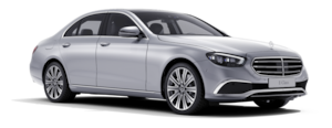Auto sedán clase E vista frontal - Mercedes Benz