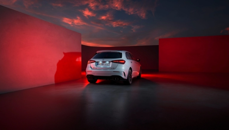 Clase A Hatchback Exterior