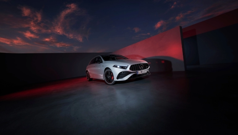 Clase A Hatchback Exterior