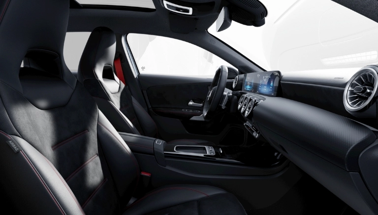 Clase A Hatchback Interior