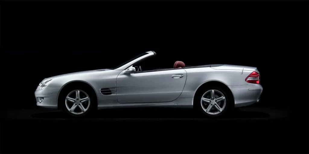 Desde hace casi siete décadas, cada generación del Mercedes-Benz SL ha sido el referente en el mundo de los deportivos de lujo. El nuevo Mercedes-AMG SL irrumpe marcando nuevos hitos y proyecta al futuro esta proverbial tradición de diseño irresistible y técnica sobresaliente.