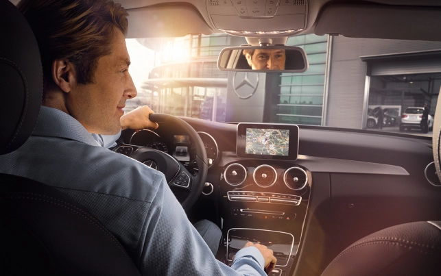 Experiencia de servicio Mercedes-Benz en concesionarios Divemotor