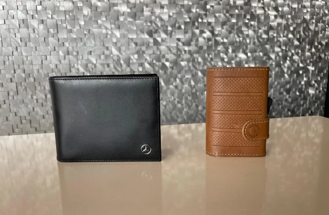 Billeteras y tarjeteros de cuero Mercedes-Benz